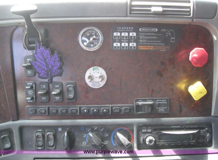 image for item 6163 2003 Freightliner ST 120 semi