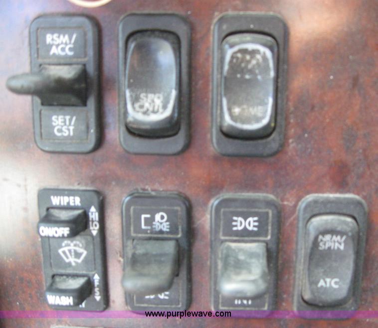 image for item 6163 2003 Freightliner ST 120 semi