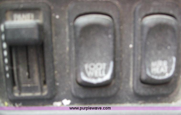 image for item 6163 2003 Freightliner ST 120 semi