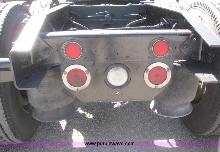 image for item 6163 2003 Freightliner ST 120 semi