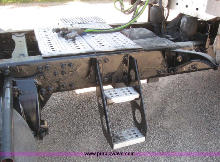 image for item 6163 2003 Freightliner ST 120 semi