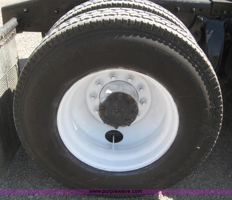 image for item 6163 2003 Freightliner ST 120 semi