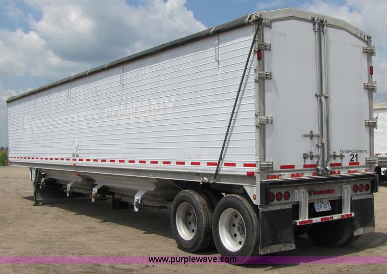 image for item 7208 1999 Wilson Convert a Hauler grain trailer
