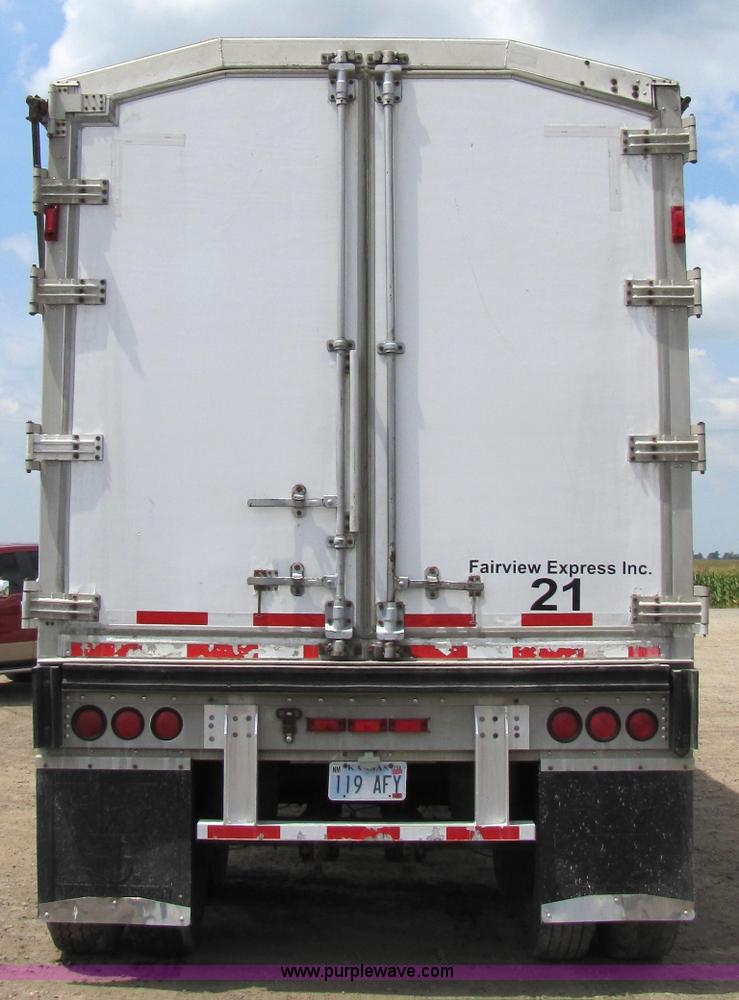 image for item 7208 1999 Wilson Convert a Hauler grain trailer