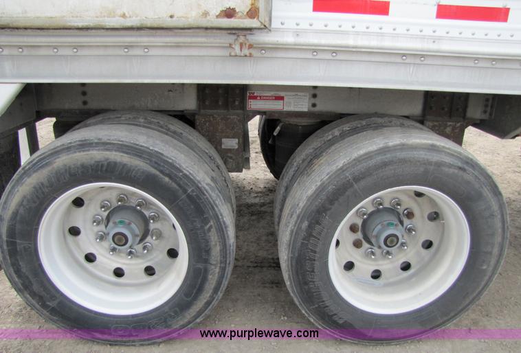 image for item 7208 1999 Wilson Convert a Hauler grain trailer