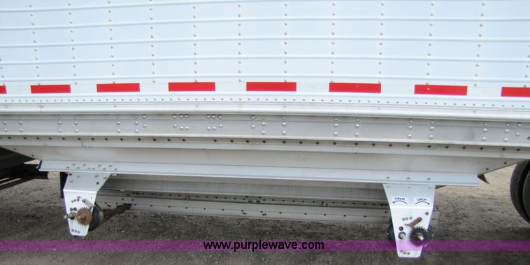 image for item 7208 1999 Wilson Convert a Hauler grain trailer