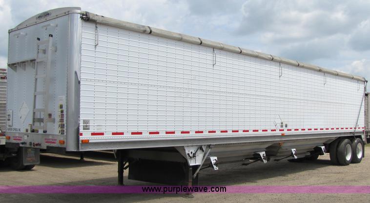 image for item 7210 1999 Wilson Convert a Hauler grain trailer