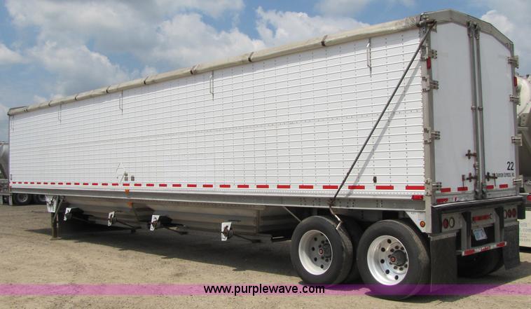 image for item 7210 1999 Wilson Convert a Hauler grain trailer