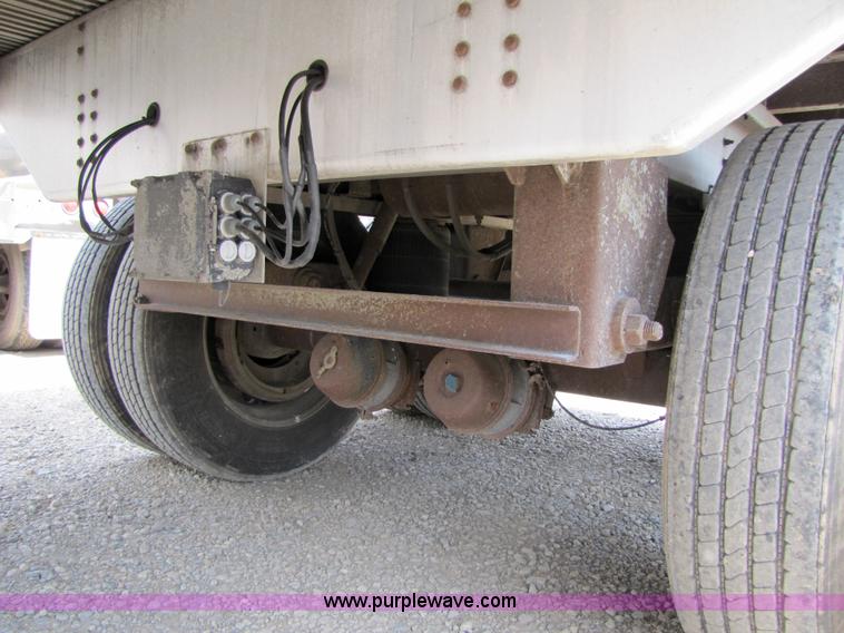 image for item 7210 1999 Wilson Convert a Hauler grain trailer