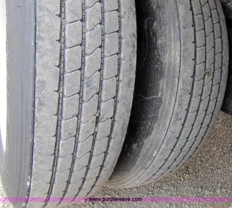 image for item 7210 1999 Wilson Convert a Hauler grain trailer