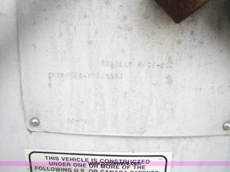 image for item 7210 1999 Wilson Convert a Hauler grain trailer