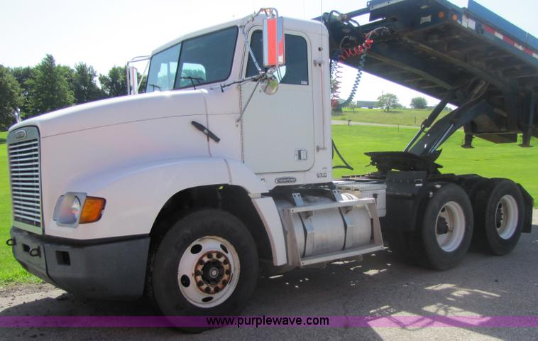 image for item 7239 1998 Freightliner Conventional FLD112 semi truck