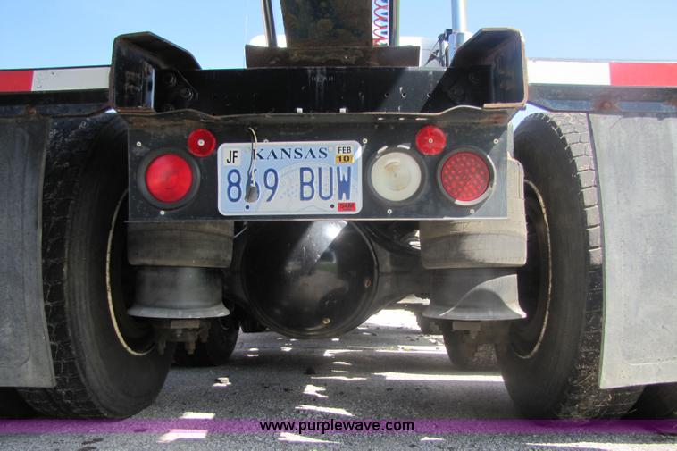 image for item 7239 1998 Freightliner Conventional FLD112 semi truck