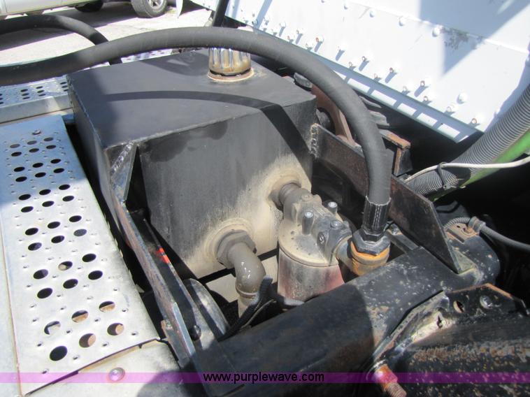 image for item 7239 1998 Freightliner Conventional FLD112 semi truck