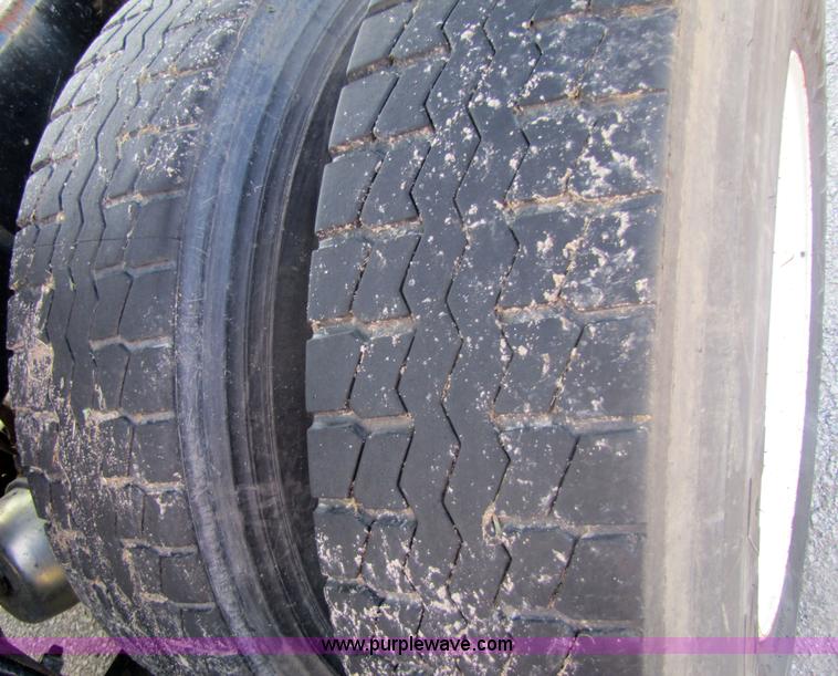 image for item 7239 1998 Freightliner Conventional FLD112 semi truck