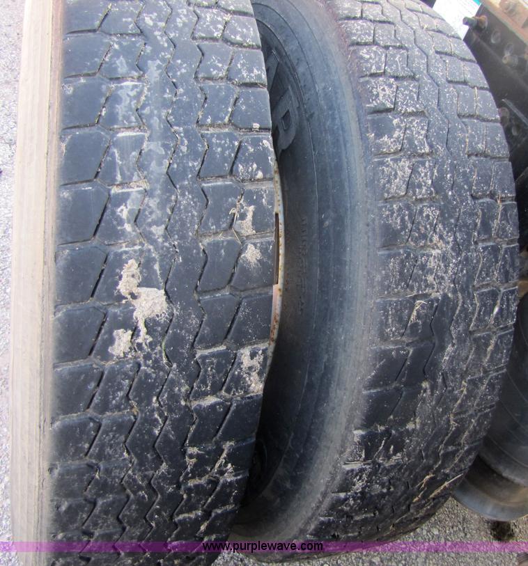 image for item 7239 1998 Freightliner Conventional FLD112 semi truck