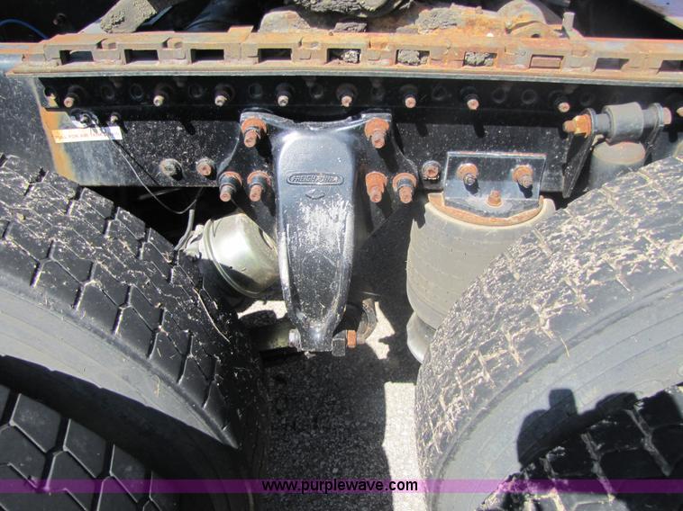 image for item 7239 1998 Freightliner Conventional FLD112 semi truck