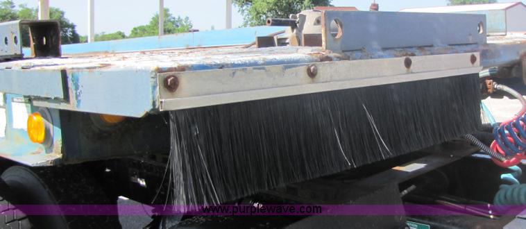 image for item 7240 1998 Landoll Haulall trailer