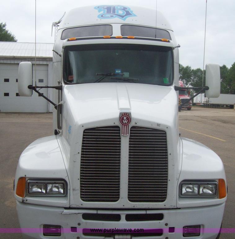 image for item 9665 2003 Kenworth Construct T600 semi truck