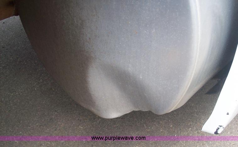 image for item 9665 2003 Kenworth Construct T600 semi truck