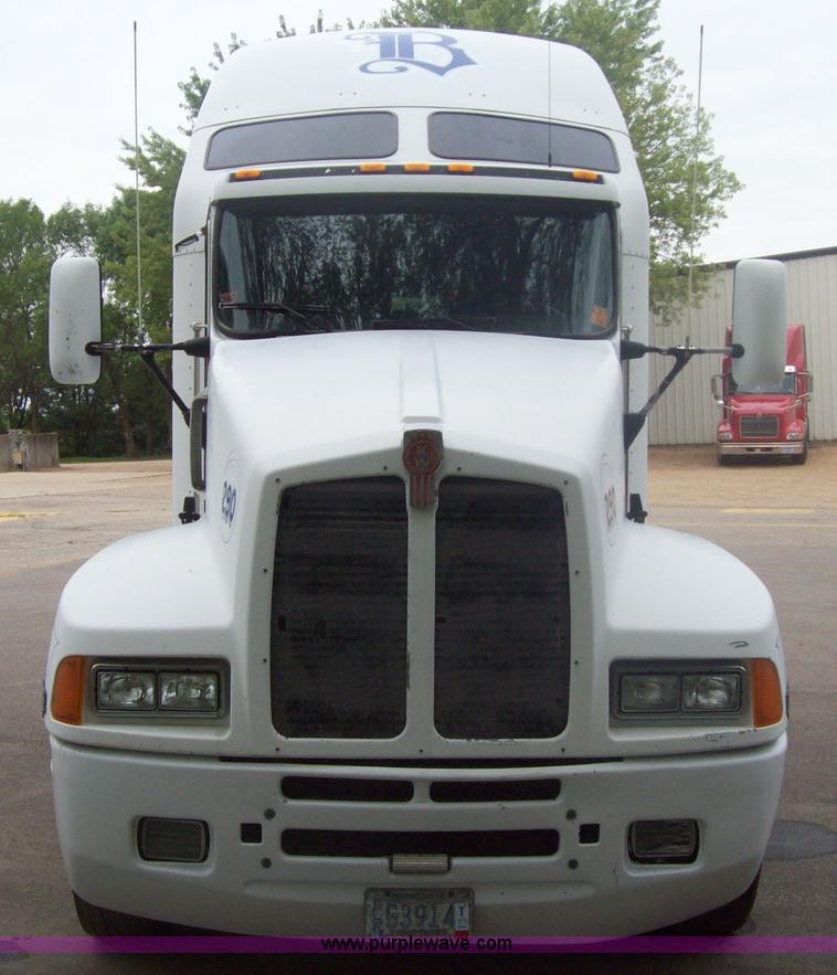 image for item 9666 1995 Kenworth Construct T600 semi truck