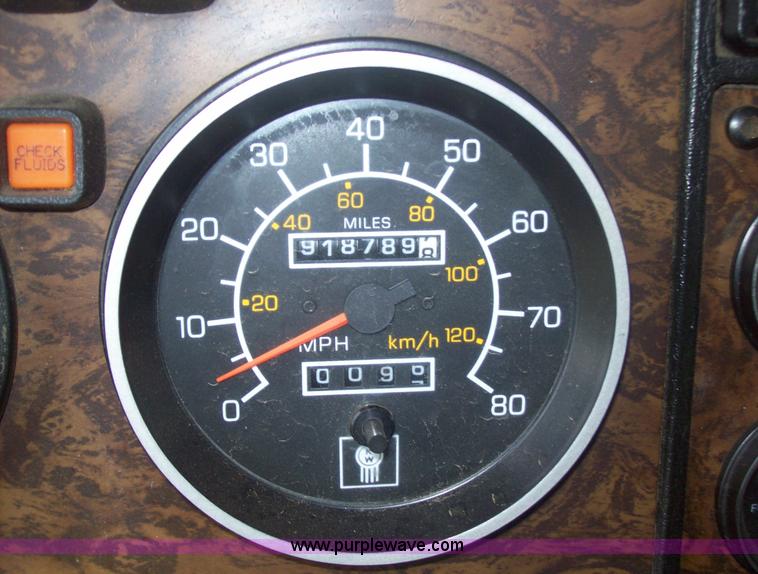 image for item 9666 1995 Kenworth Construct T600 semi truck