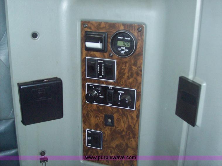 image for item 9666 1995 Kenworth Construct T600 semi truck