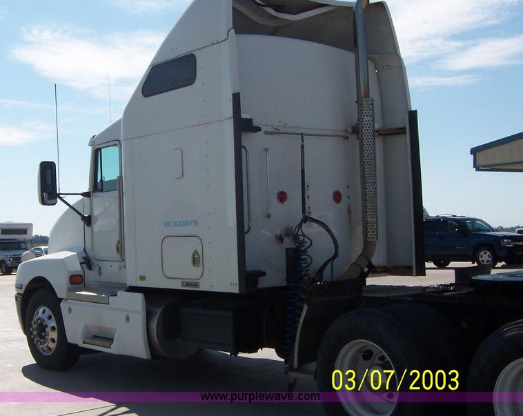 image for item 9667 2005 Kenworth Construct T600 semi truck