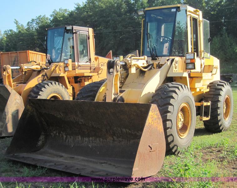 image for item 3022 1989 Case 621 wheel loader