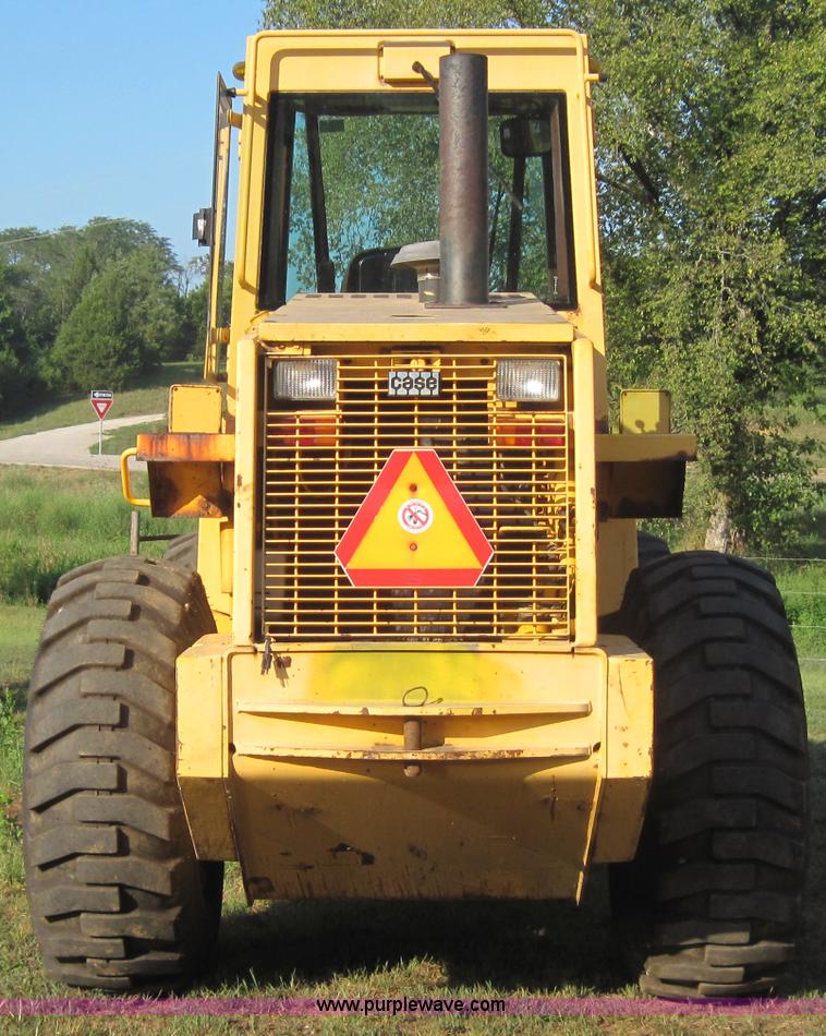 image for item 3022 1989 Case 621 wheel loader