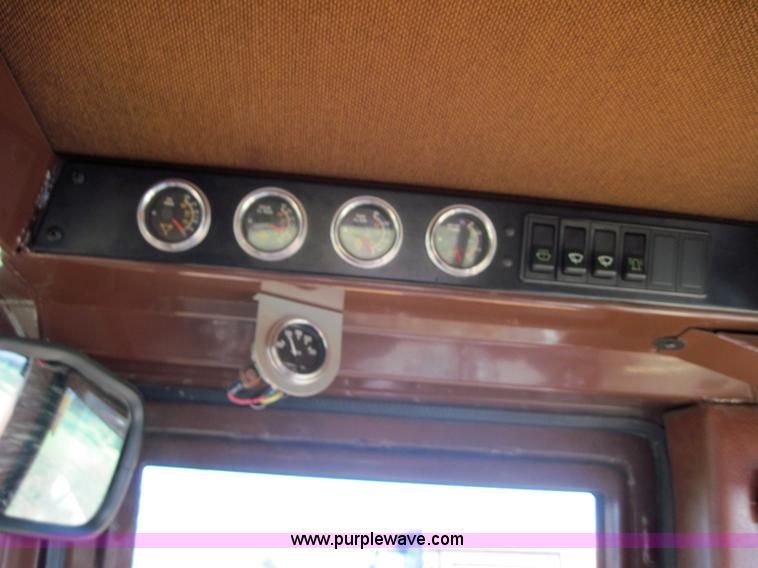 image for item 3022 1989 Case 621 wheel loader