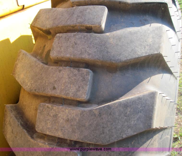 image for item 3022 1989 Case 621 wheel loader