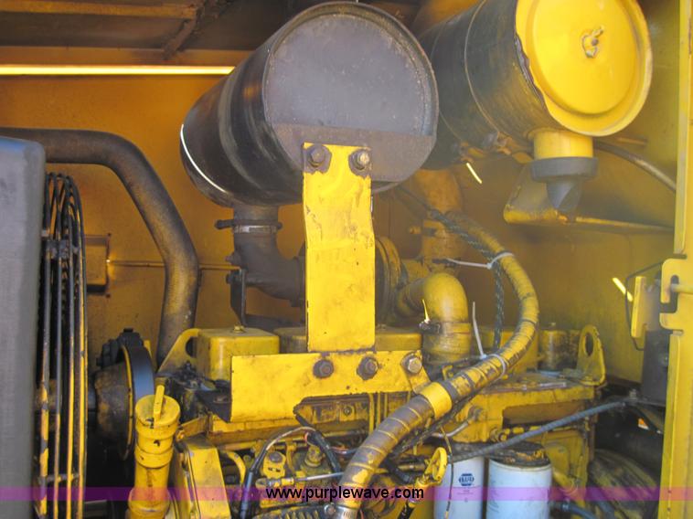 image for item 3022 1989 Case 621 wheel loader