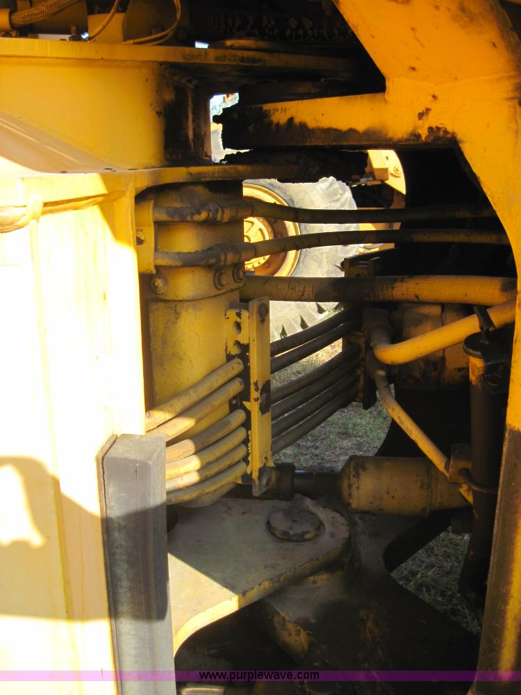 image for item 3022 1989 Case 621 wheel loader