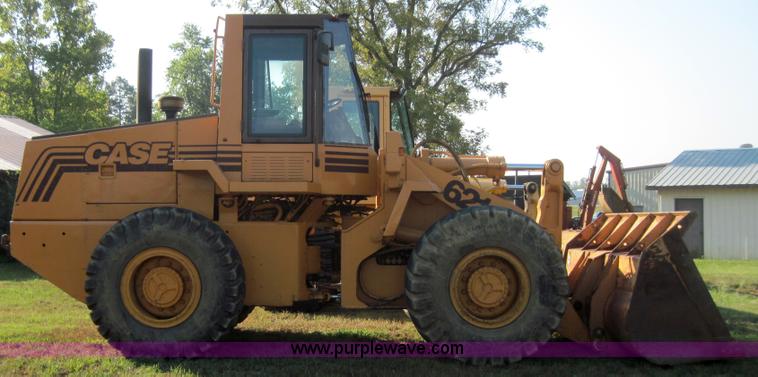 image for item 3023 1989 Case 621 wheel loader