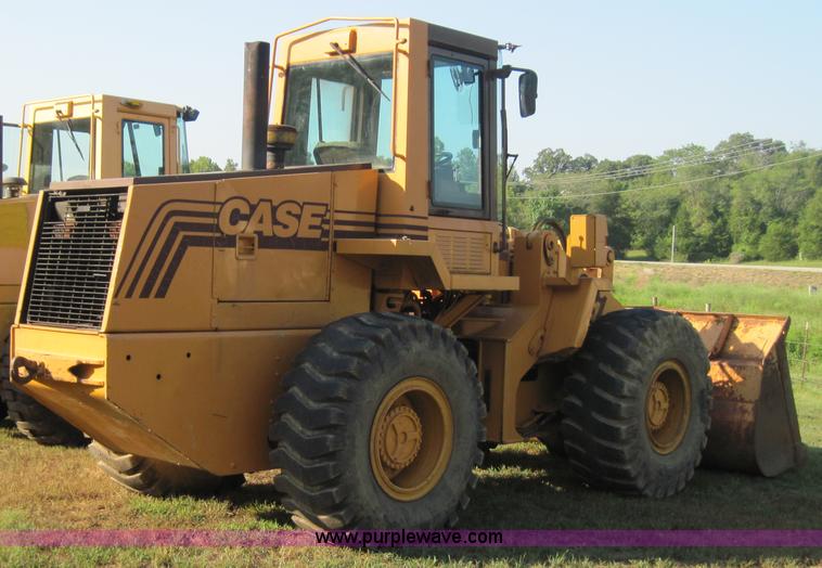 image for item 3023 1989 Case 621 wheel loader