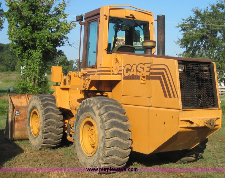 image for item 3023 1989 Case 621 wheel loader