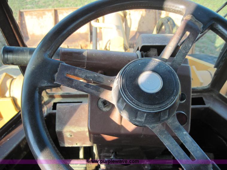 image for item 3023 1989 Case 621 wheel loader