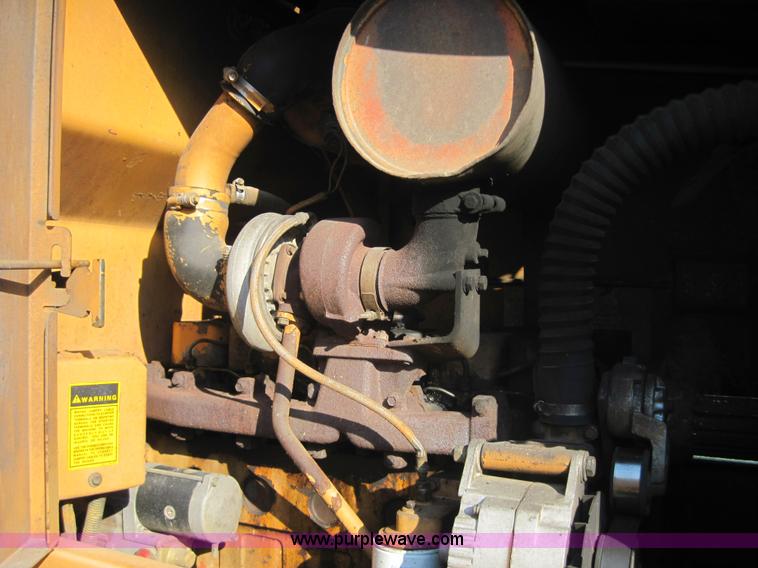 image for item 3023 1989 Case 621 wheel loader