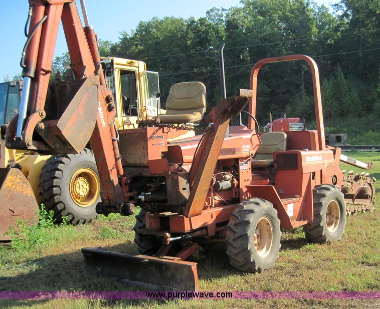 image for item 3025 Ditch Witch 4010 trencher with backhoe