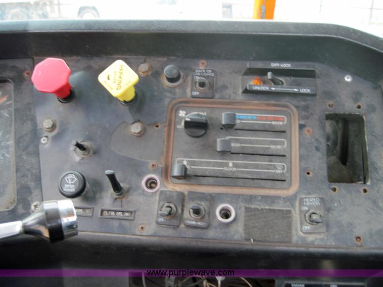 image for item 3029 1994 White Gmc Aero Wca semi truck