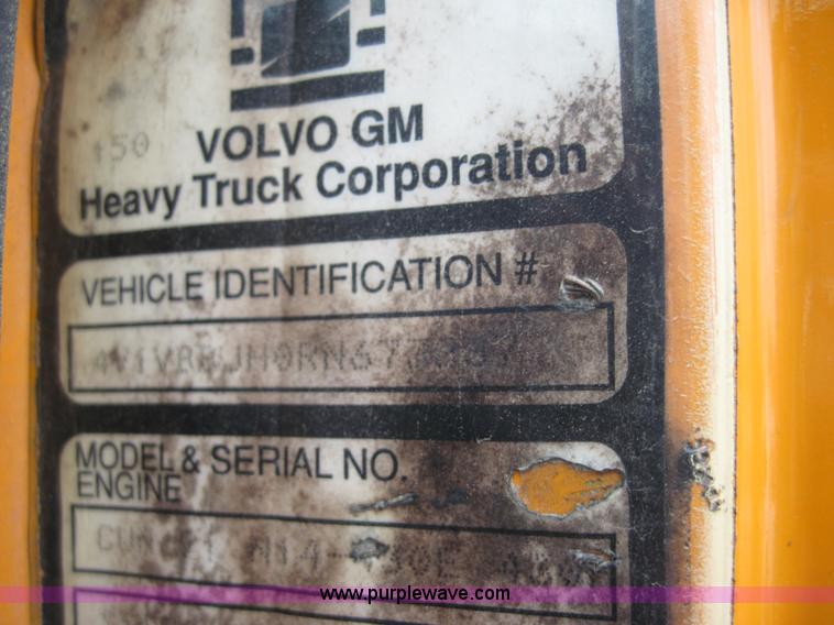 image for item 3029 1994 White Gmc Aero Wca semi truck