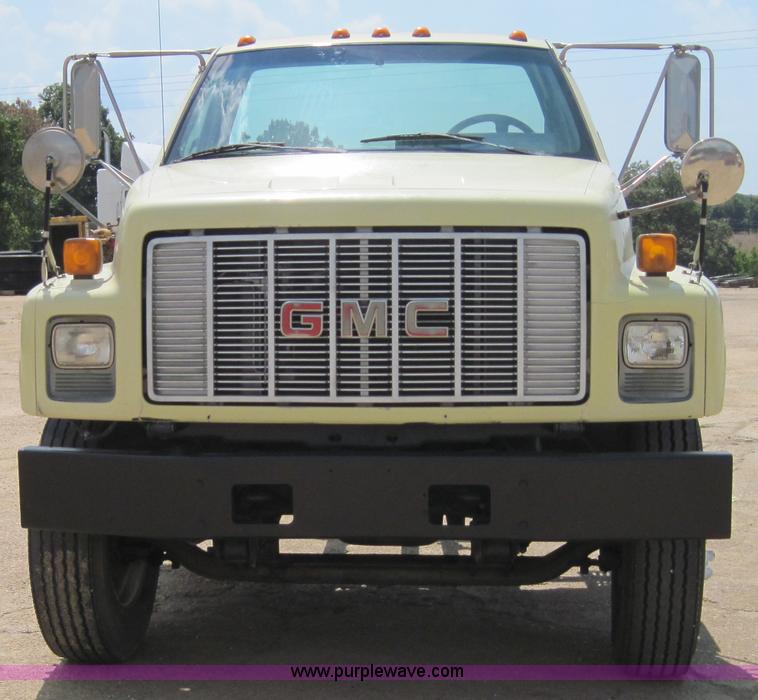 image for item 3923 1995 GMC Topkick C7H042 truck