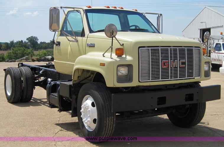 image for item 3923 1995 GMC Topkick C7H042 truck