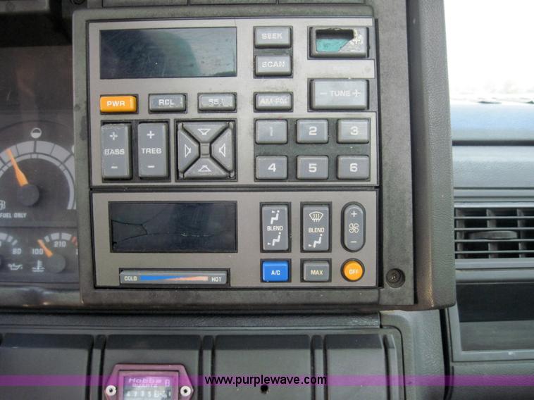 image for item 3923 1995 GMC Topkick C7H042 truck