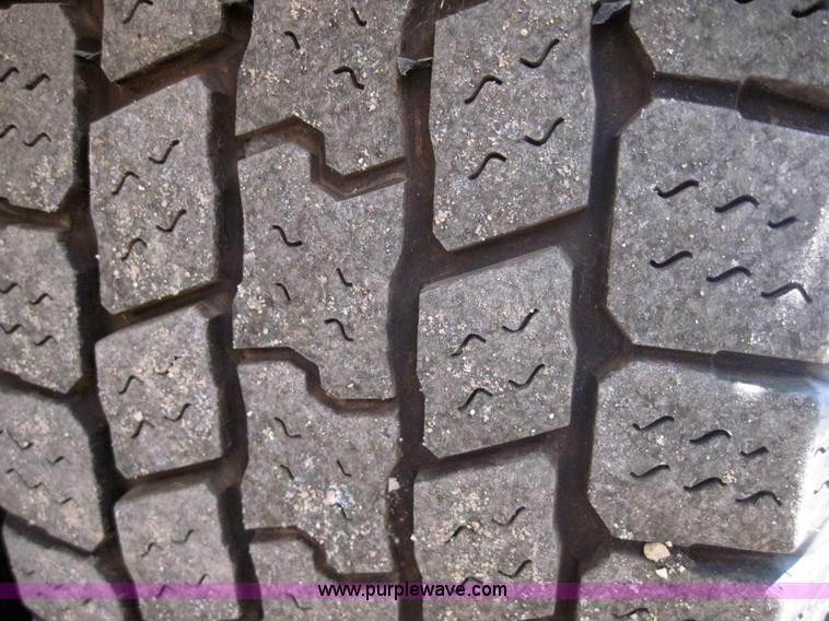 image for item 3925 2003 Ford E350 Super Duty ambulance