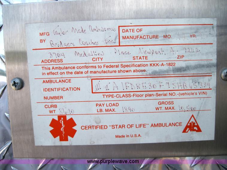 image for item 3925 2003 Ford E350 Super Duty ambulance