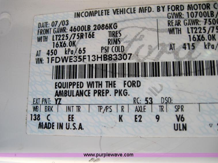 image for item 3925 2003 Ford E350 Super Duty ambulance