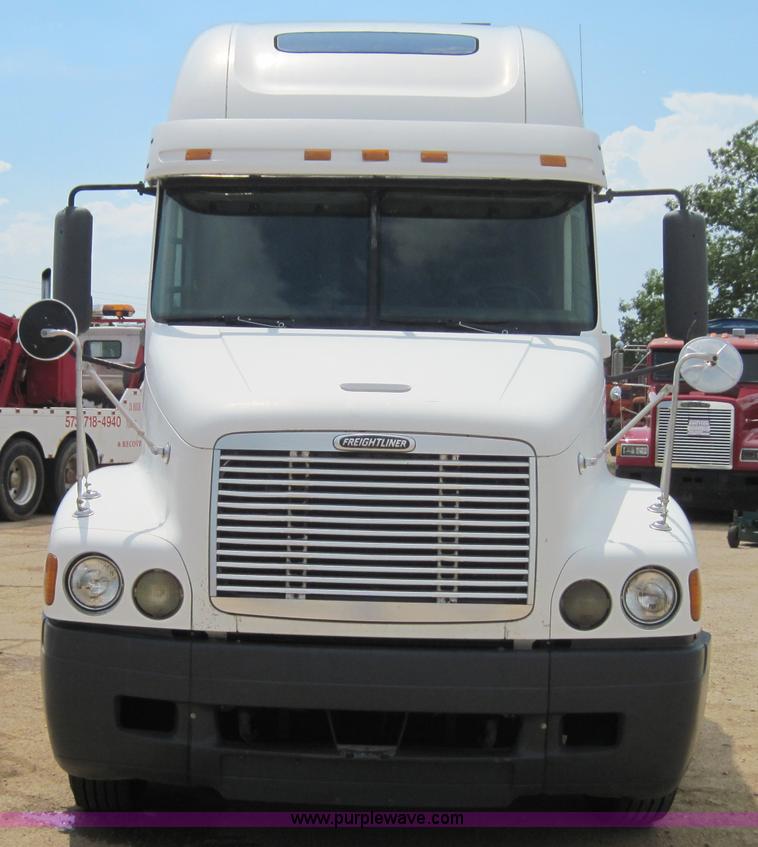 image for item 4461 1999 Freightliner Century Class semi truck