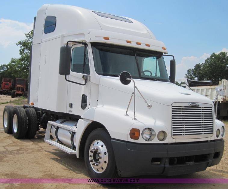image for item 4461 1999 Freightliner Century Class semi truck